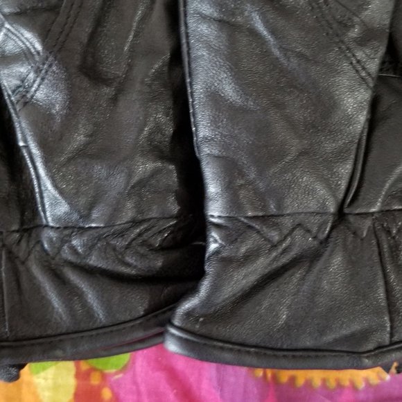 🌲SALE!!🌲 Thinsulate Leather Gloves - Picture 4 of 10